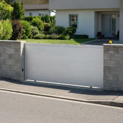 Portail coulissant motorisé...