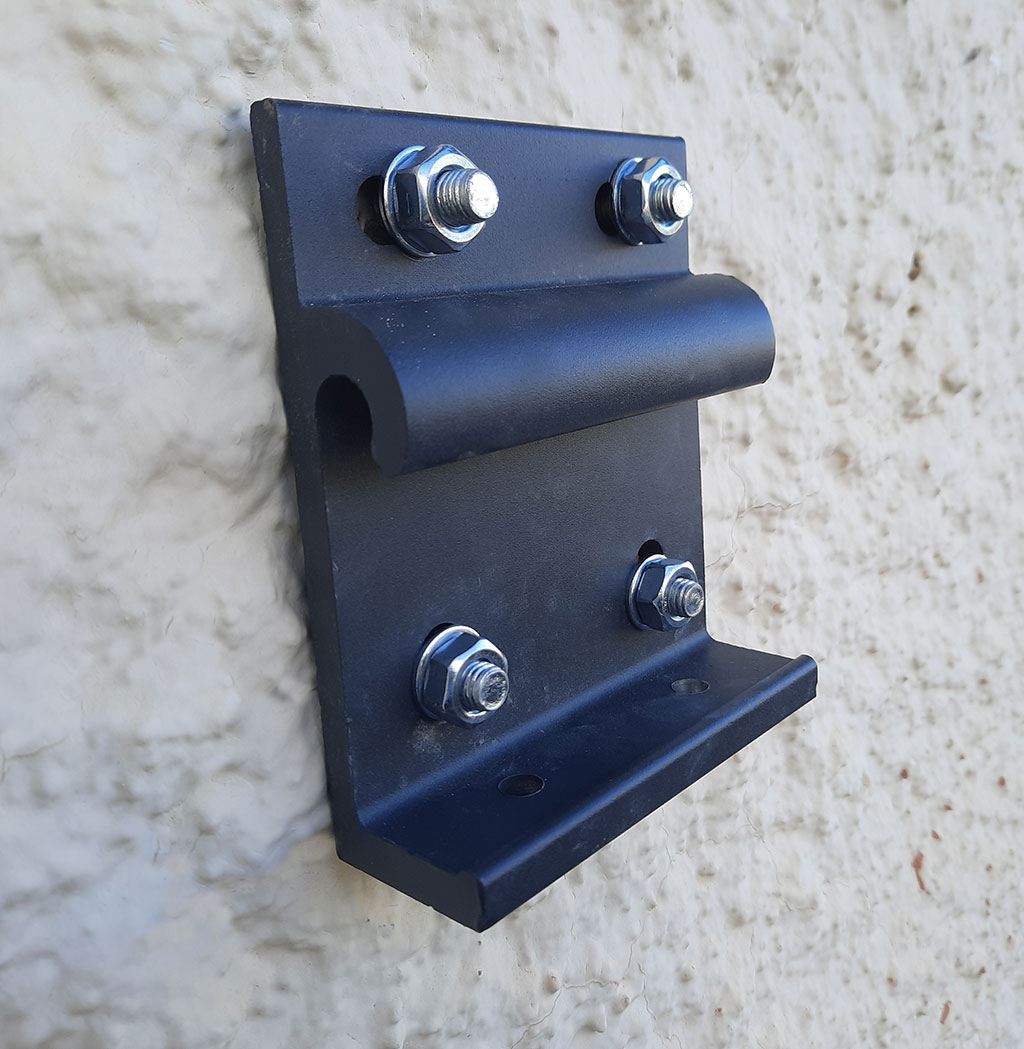 Fixation platique pour auvent